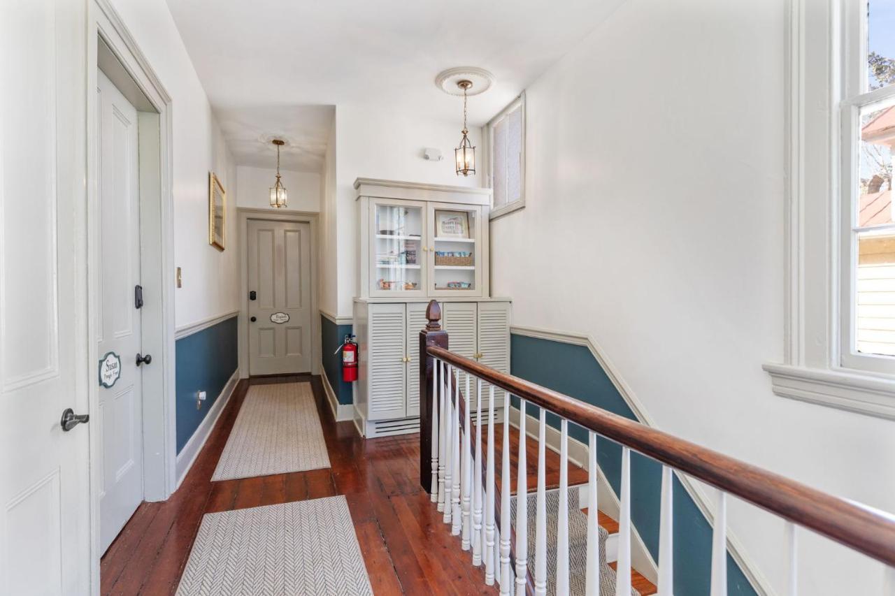 Daybed With Trundle In The Beautiful Ashley Inn 4 Blocks From King St Charleston Luaran gambar