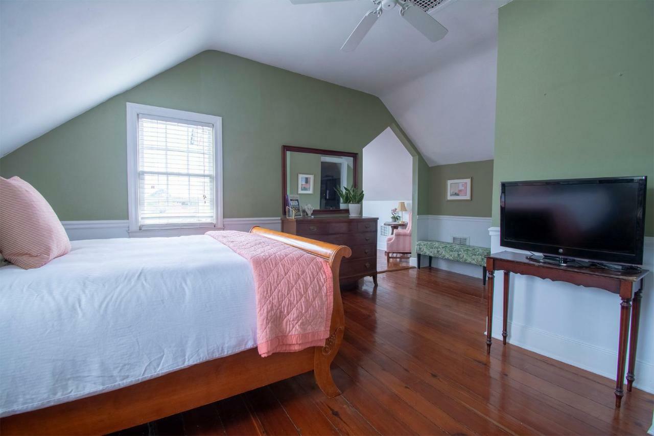 Daybed With Trundle In The Beautiful Ashley Inn 4 Blocks From King St Charleston Luaran gambar